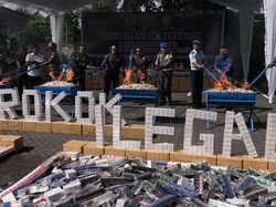 Pengusaha Ritel Mau Bertemu Menkes Bahas Aturan Larangan Rokok